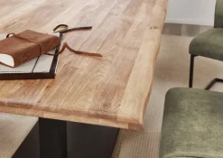 Esstisch TARVOS 200 x 100 cm Eiche massiv/schwarz